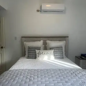  Apartment Little Cole Bay